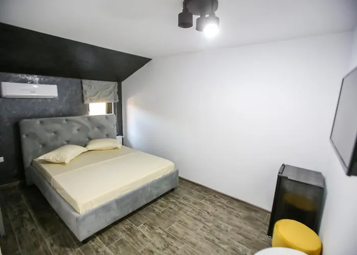 Casa Kevin Гостевой дом Нэводари